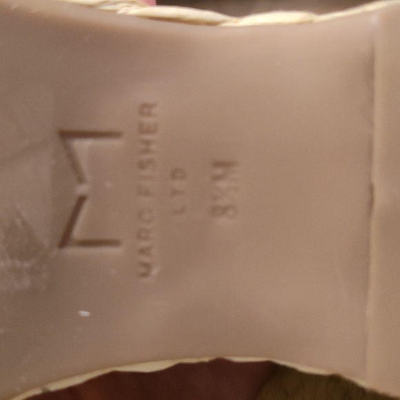 MARC FISHER  Womens Beige Platform Ankle strapped sandal size 8 and 1/2 - Picture 11 of 11